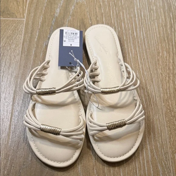 Universal Thread Cream Strappy Slide Sandals with Metallic Accents - Picture 2 of 5